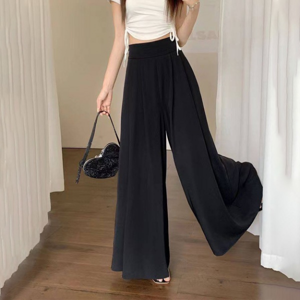 Qora tayt va yubka kiygan sargish ayol sikiladi Qora tayt va yubka kiygan sargish ayol sikiladi