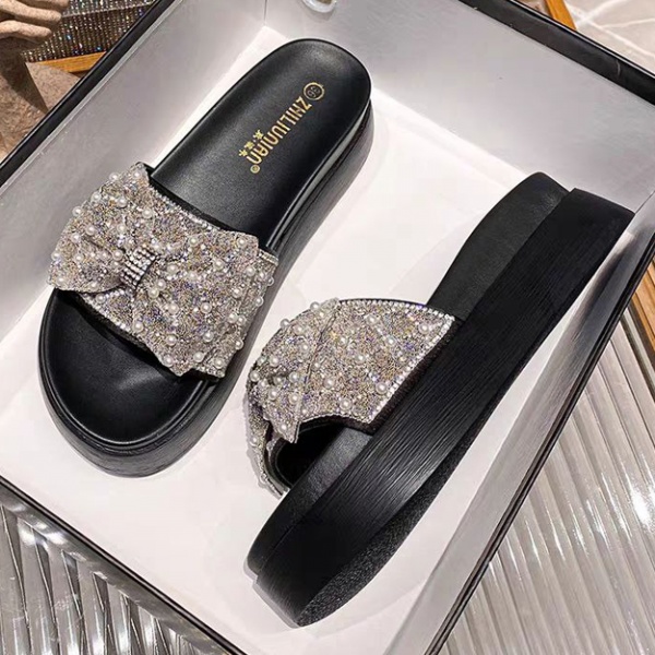 Spermada qol Lezbiyan uni dugonasining eshagiga kiritadi