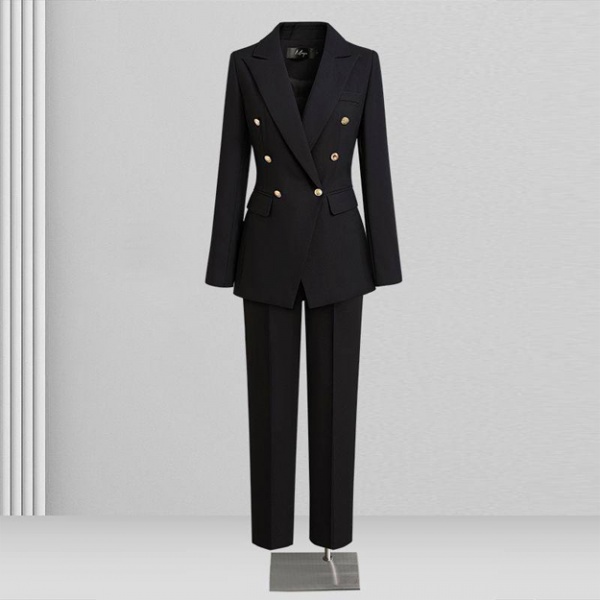 Xojayin va qul BDSM rasmlari