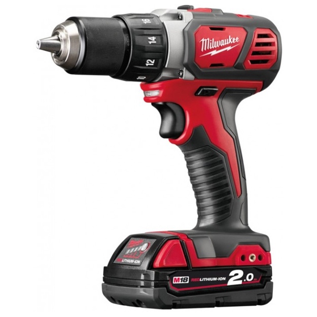 Аккумуляторная дрель-шуруповерт Milwaukee M18 BDD-202C