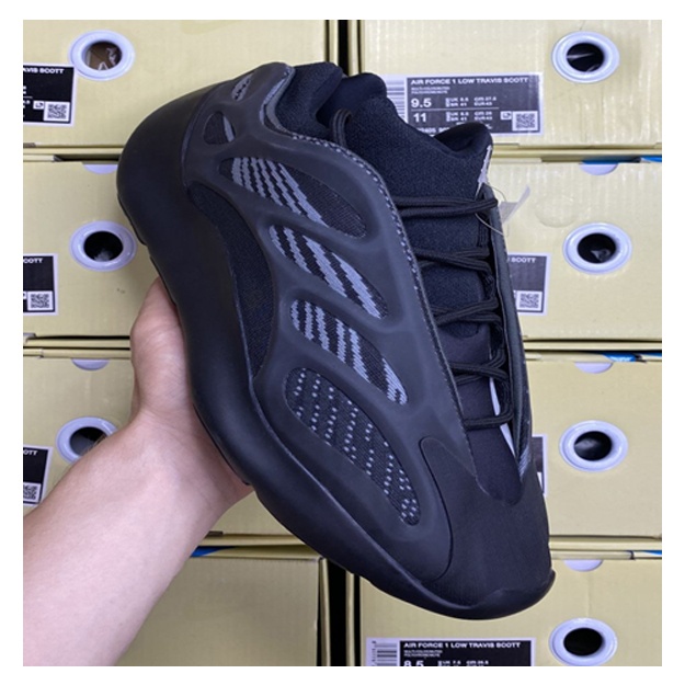 Erkaklar krassovkasi Adidas Yeezy 700 v3 2 44
