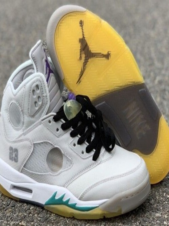 Erkaklar krossovkasi Nike Air Jordan 5 off White 44