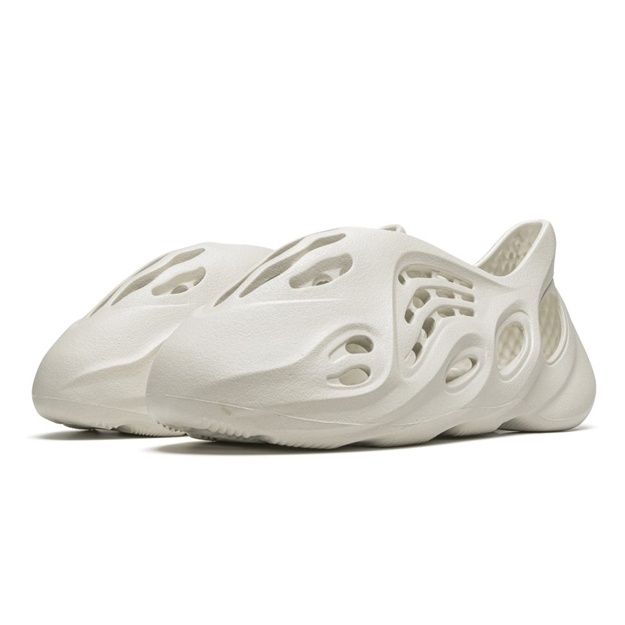 Кроссовки Adidas Yeezy Foam runner белый 051 42