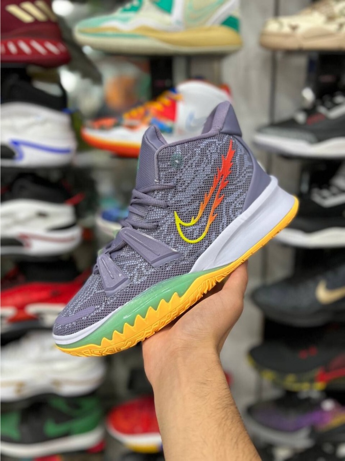 Erkaklar uchun krossovka Nike Kyrie 231a1 44