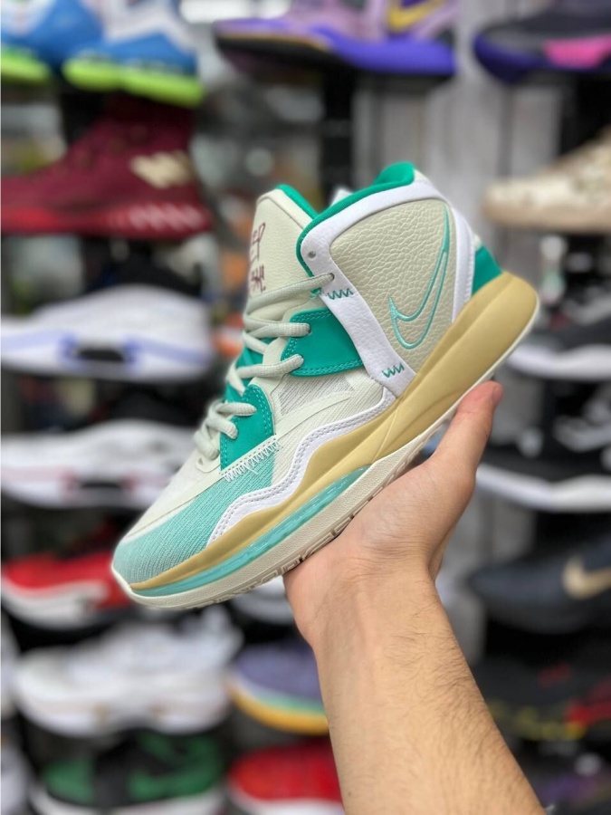 Erkaklar uchun krossovka Nike Kyrie 547s8 43