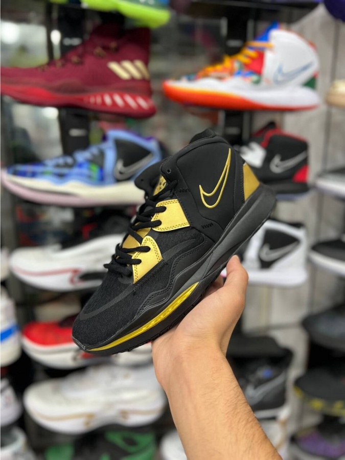 Кроссовка для мужчин от Nike Kyrie 858d9 40