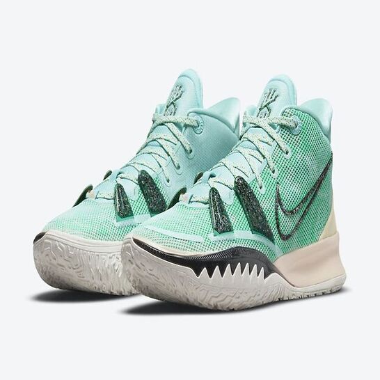 Erkaklar uchun krossovka Nike Kyrie 7 200s1 40