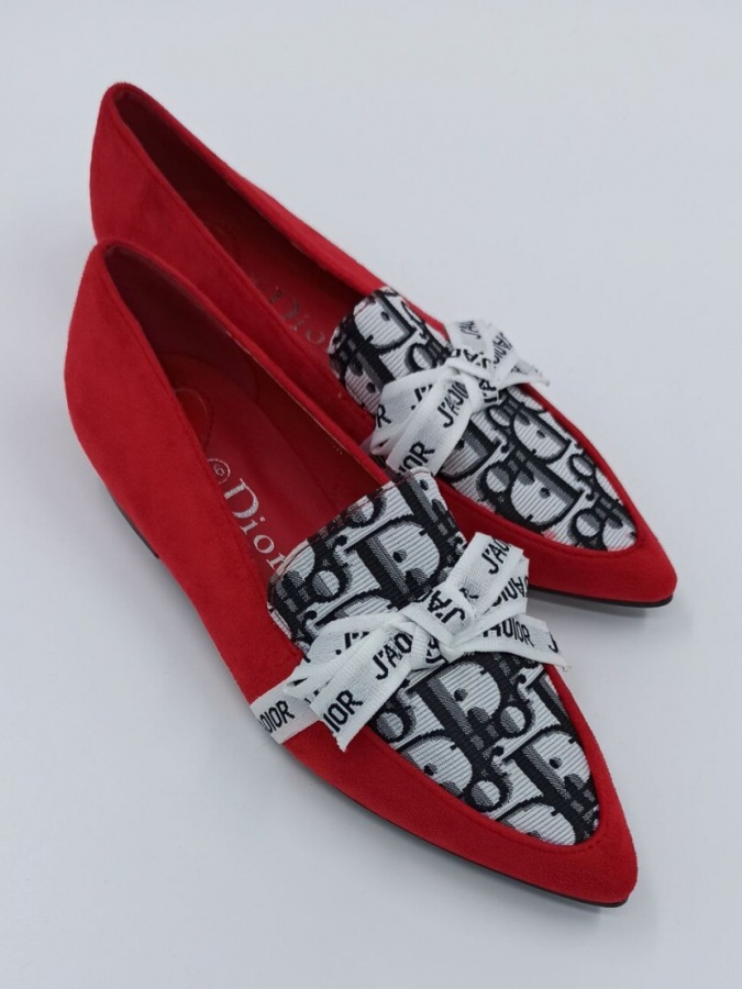 Ayollar kvartiralari 39 DIOR 104