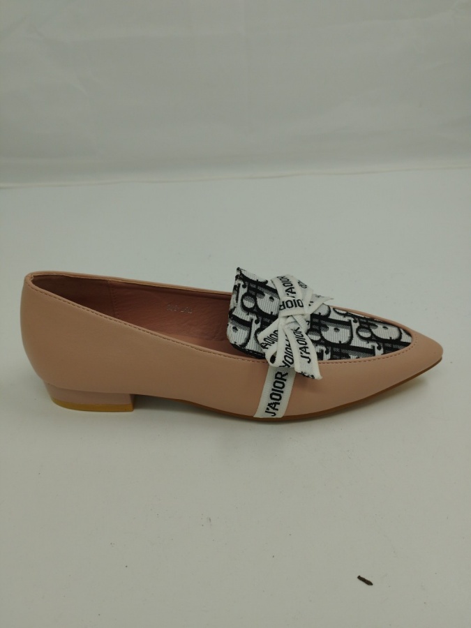 Ayollar kvartiralari 36 DIOR 118