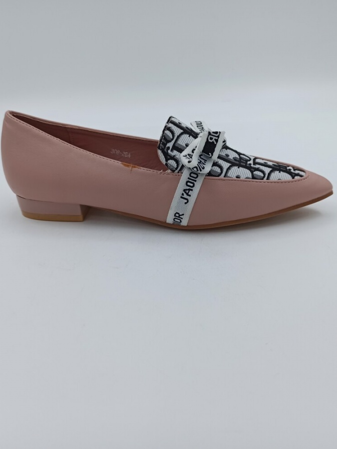 Ayollar kvartiralari 37 DIOR 61