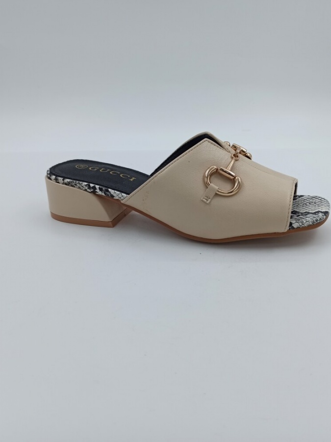 Ayollar uchun Flip-floplar 36 GUCCI 26