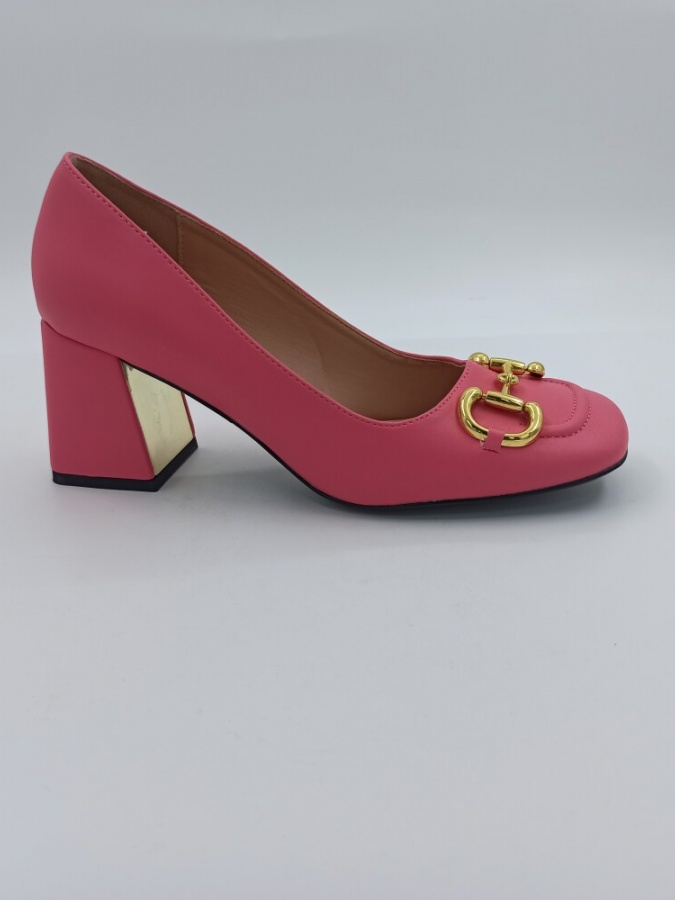 Ayollar uchun poyabzal Gucci 40 GUCCI 68