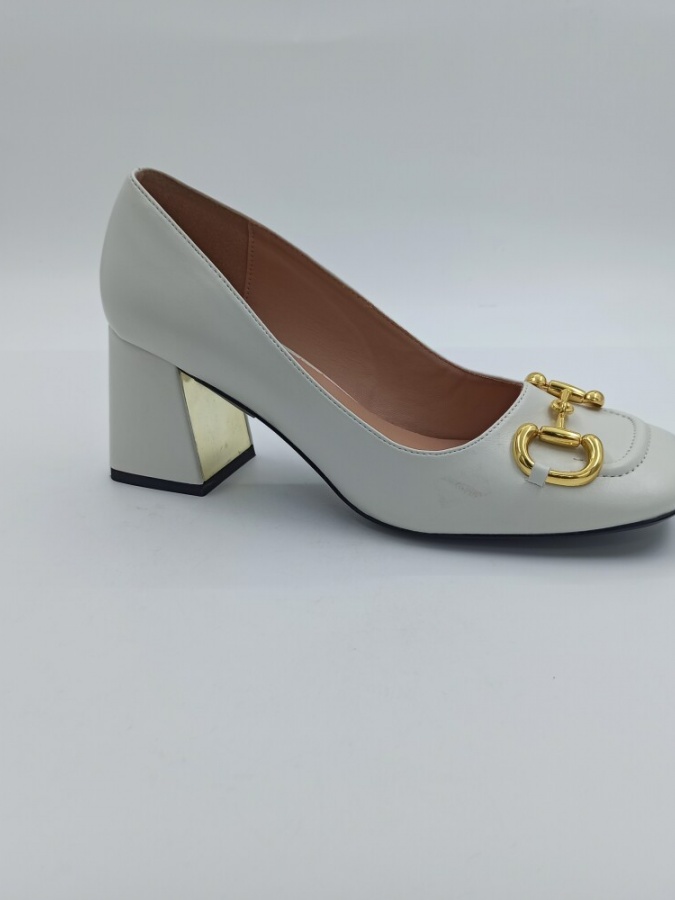 Ayollar uchun poyabzal Gucci 40 GUCCI 71
