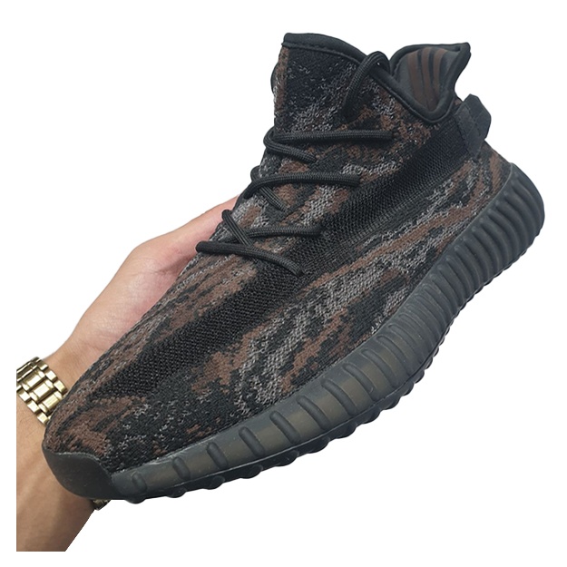 Erkaklar uchun krossovka Adidas Yeezy 350 ART-97874 44 qora/jigarrang