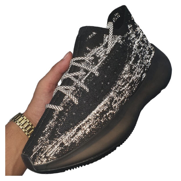 Erkaklar uchun krossovka Adidas Yeezy 370 fosforniy ART-78877 43 qora-oq