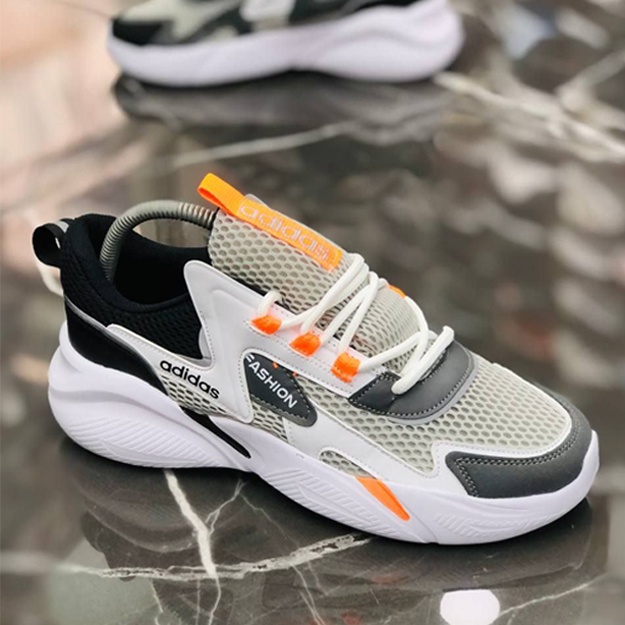 Krossovka Adidas ART-64851 40 qora-oq