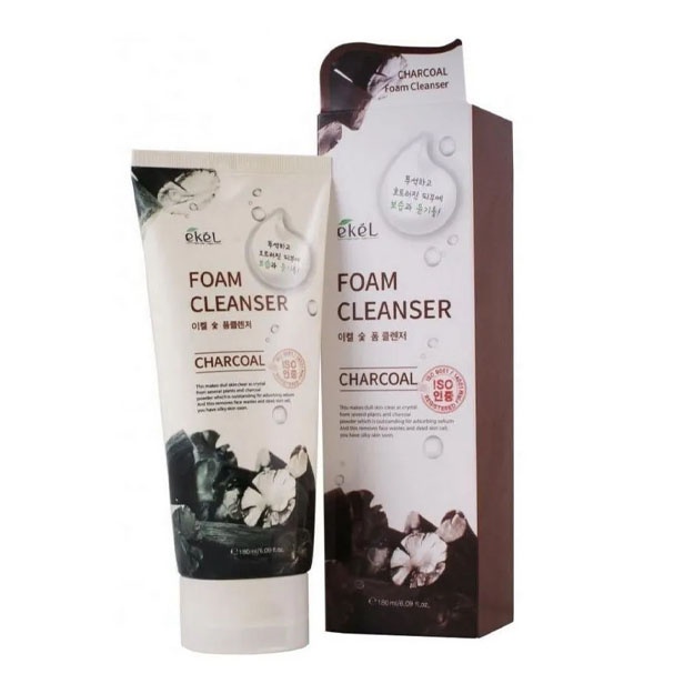 Ochischayuschaya penka dlya umivaniya s drevesnim uglem Ekel Foam Cleanser Charcoal, 180 ml