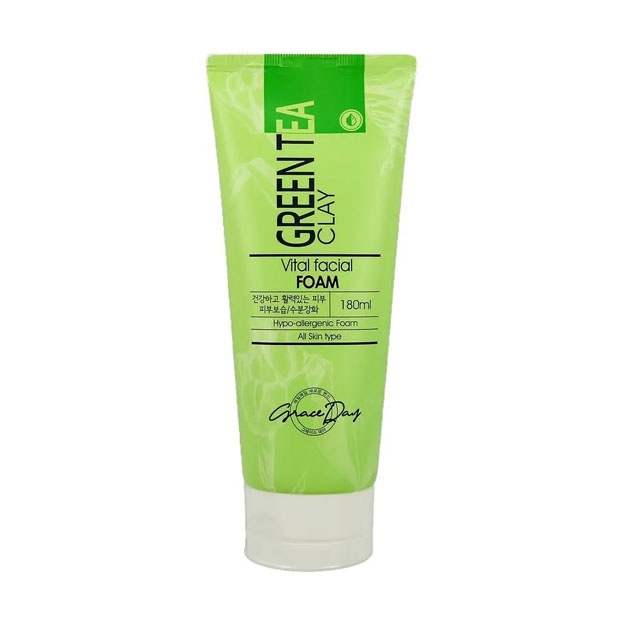 Penka dlya umivaniya s ekstraktom zelenogo chaya i beloy glinoy Grace Day Green Tea Clay Fresh Facial Foam, 180 ml