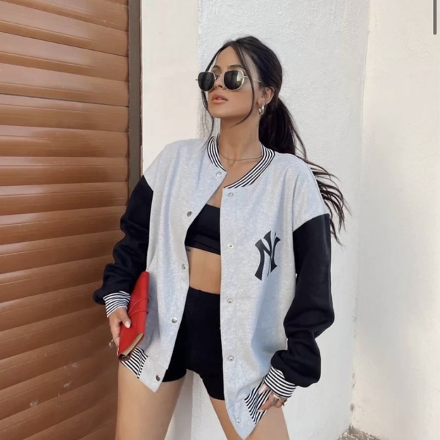 Ayollar kurtkasi \ Yankees \ Kuz-qish\ ART-OL3284 L