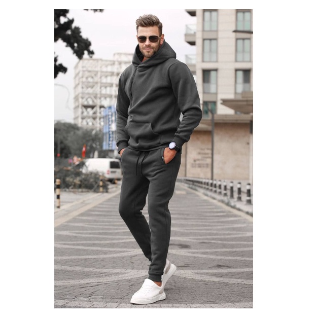 Erkaklar sport kiyimlari \ MadMext \ Osen-Zima \ ART - 201913 XL