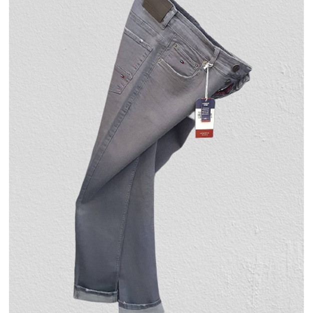 Erkaklar Djinsi Shimlari Tommy Hilfiger Baxor-Kuz ART 479658 kulrang 32