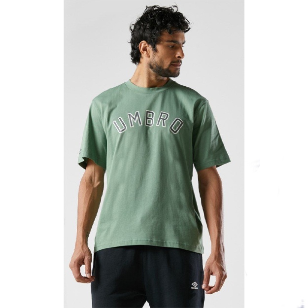 Erkaklar futbolkasi Umbro Collegiate Graphic XL