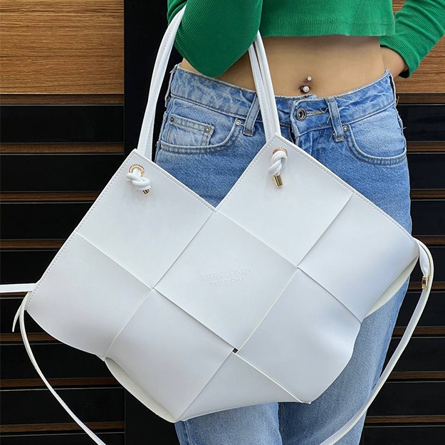 Ayollar Sumkasi Bottega Veneta ART OL2503 Oq