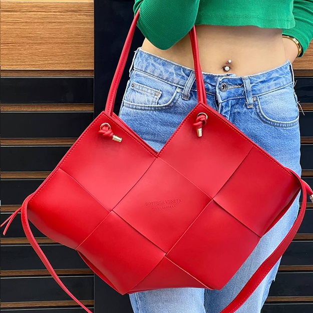 Ayollar Sumkasi Bottega Veneta ART OL2503 qizil