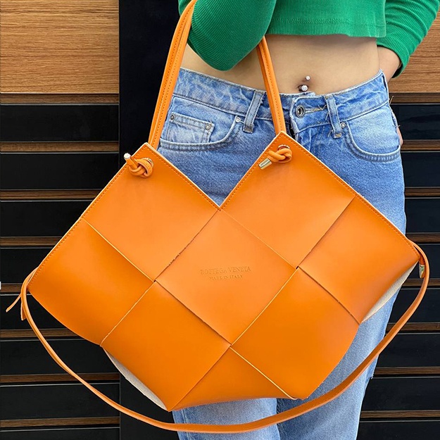 Ayollar Sumkasi Bottega Veneta ART OL2503 olov rang