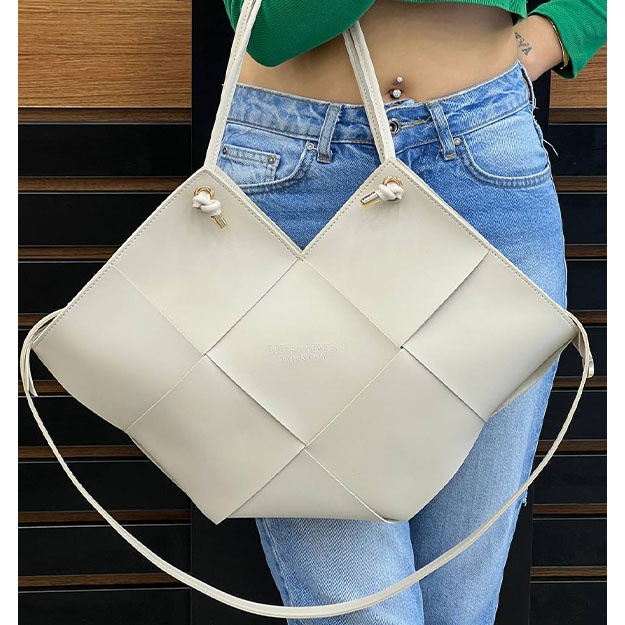 Ayollar Sumkasi BOTTEGA VENETA NEW MODEL ART OL56734 Oq