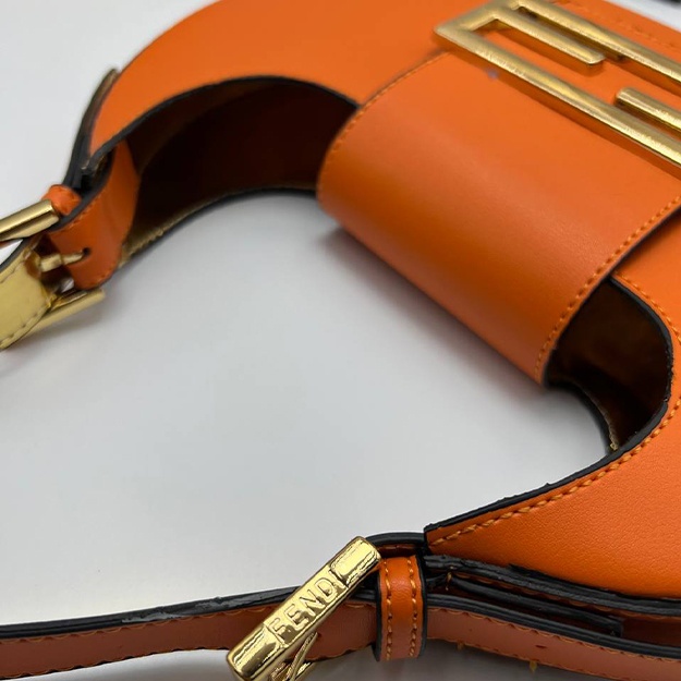 Ayollar Sumkasi Fendi APT OL8547 olov rang