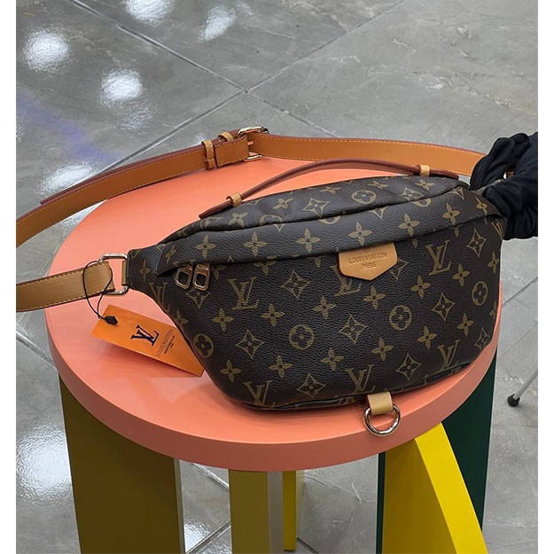 Ayol Sumkasi LOUİS VUİTTON BUMBAG ART OL49307 Qaymok-jigarrang