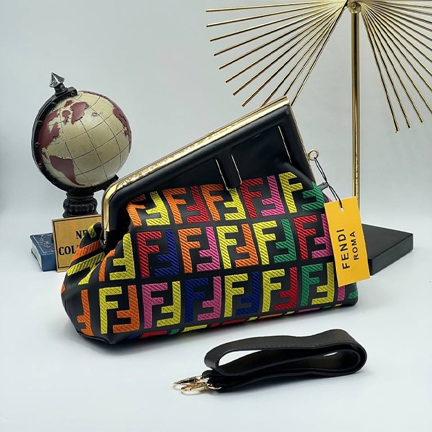 Ayollar Sumkasi Fendi APT OL2219 rangli