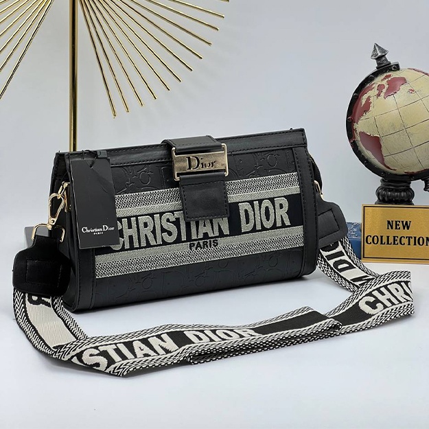 Ayollar Sumkasi Christian Dior APT OL2213 Qora