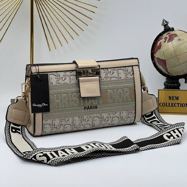 Ayollar Sumkasi Christian Dior APT OL2222 Qaymoq rang