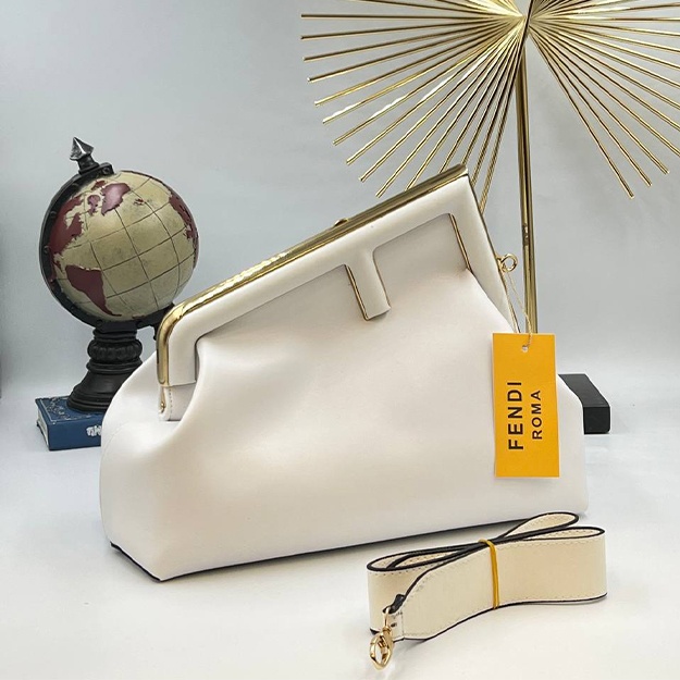 Ayollar Sumkasi Fendi APT OL1151 Oq