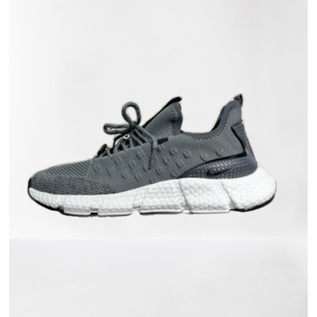 Nike 44 yengil krossovkalar USKRO7