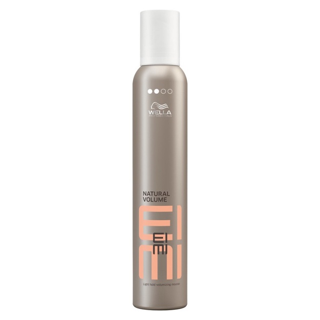 Пена для укладки волос легкой фиксации Wella Natural Volume 300мл