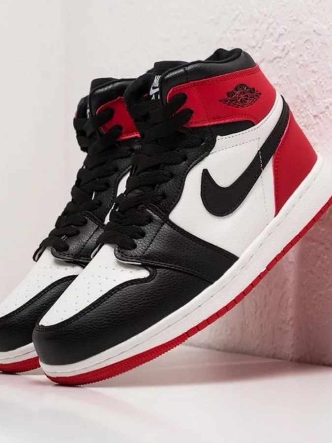 Мужские Кроссовки Nike Air Jordan 1 (Люкс) ART 3900 42 черно-красный