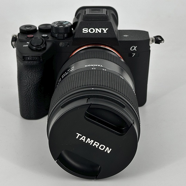Fotoapparat Sony Alpha ILCE-7M4 Body + Ob’ektiv Tamron 28-75mm f/2.8 Di III VXD G2 (ikkinchi qo‘l)