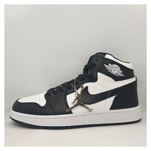 Erkaklar Krossovkasi Nike Air Jordan UNISEX LUX ART 089901234 cherniy 43