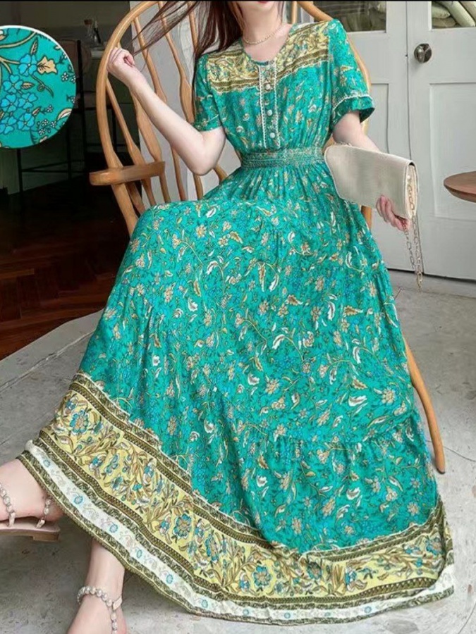 Qisqa yengli ayollar uchun yozgi libos ART 9878562 XXL Berezoviy/cherniy