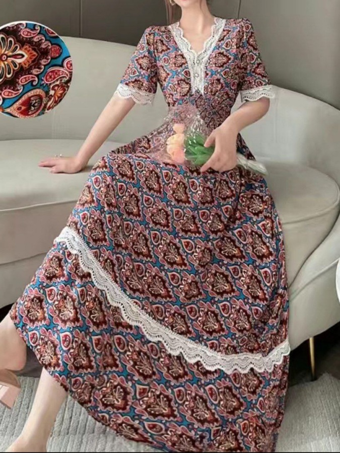 Oq to‘rli ayollar ko‘ylagi ART 8524563 3XL Berezoviy/cherniy