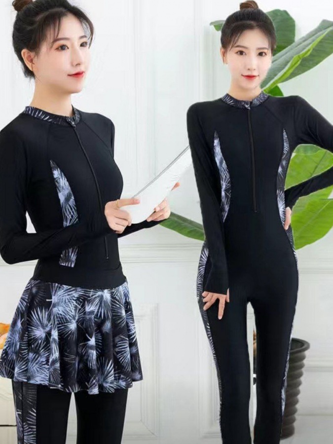 Echib olinadigan yubka bilan ayollar suzish kostyumi ART 698596 XL