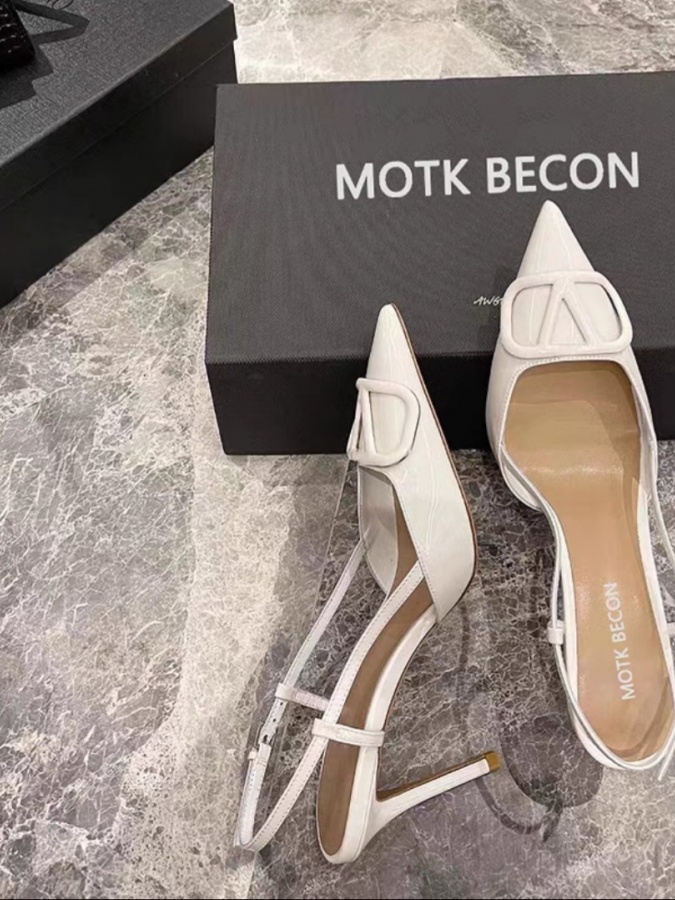 Ayollarga uchun sandallar ART 51202 oq 38