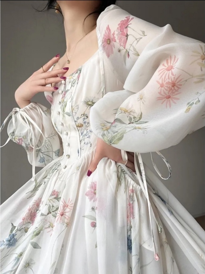 Ayollar uchun nafis ko‘ylaklar ART 6546324 XL kremoviy