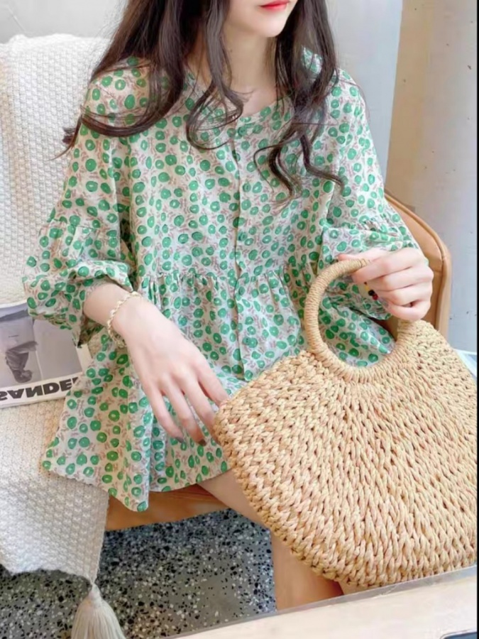 Ayollar uchun keng fasso‘nli ko‘ftalar ART 1651646 XL