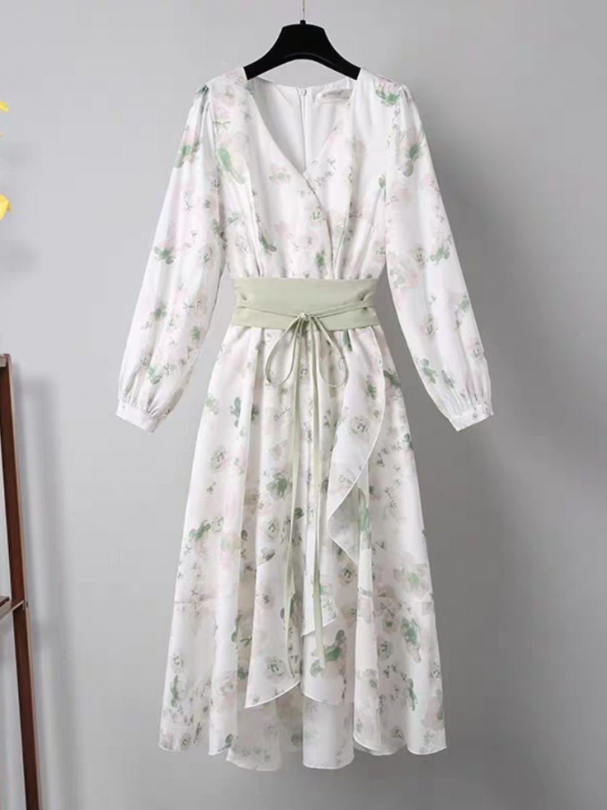 Turli hil fasso‘nlardagi ayolllar ko‘ylaklari ART 5687000 (kichik o‘lchamli) XL "zeleniy"
