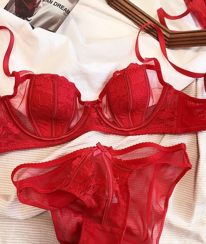 Ayollar uchun ichki kiyimlar to‘plami ART 02158956 Qizil 100V=44V