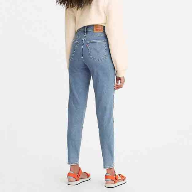 Tugilgan kunida tahqirlangan qizning porno videosi Kochada qizlar onlayn porno